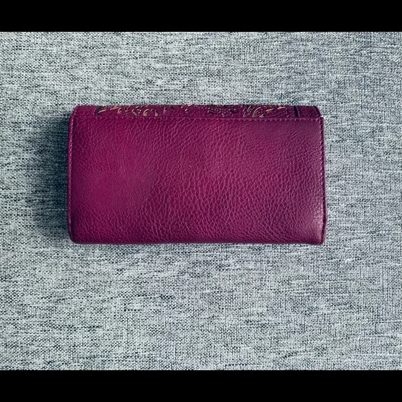 Call it Spring Wallet - Picture 2 of 4